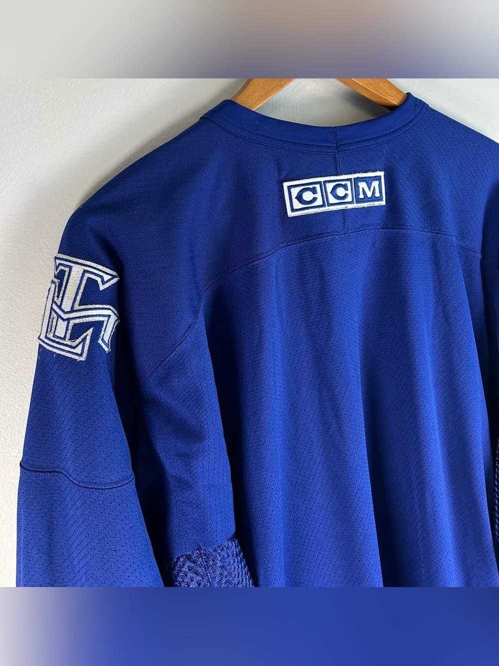 Vintage Toronto Maple Leafs NHL CCM Air-Knit Men’s Hockey Jersey Size XL Y2K - Picture 8 of 14